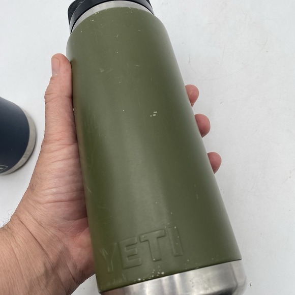Lot Of 2 YETI Rambler Water Bottle Green Blue 26oz Insulated SEE PICS - Picture 11 of 16